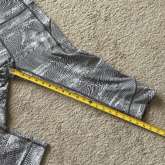 Lululemon In Movement Crop Everlux 19’’ in Swerve Vapor Metal Grey Women’s 10 - Picture 6 of 10